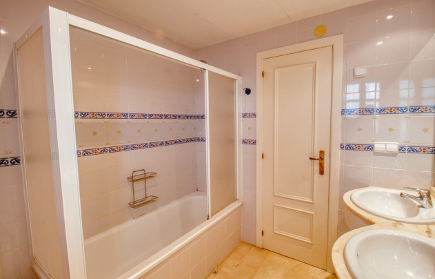 Resale - Villa - Benidorm - Zona de Poniente