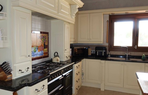 Resale - Villa - Orihuela