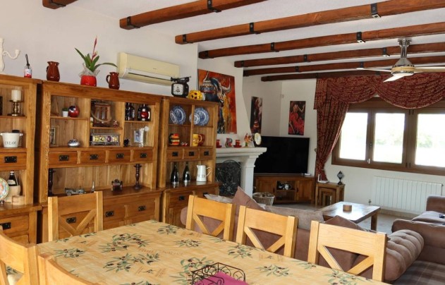 Resale - Villa - Orihuela