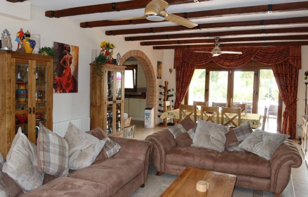 Resale - Villa - Orihuela