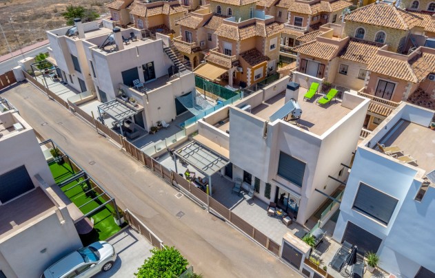 Revente - Villa - Torrevieja - Aguas Nuevas