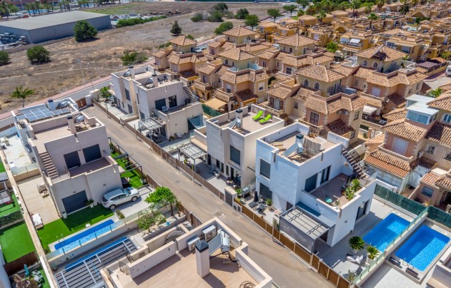 Revente - Villa - Torrevieja - Aguas Nuevas