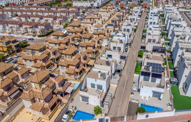 Revente - Villa - Torrevieja - Aguas Nuevas