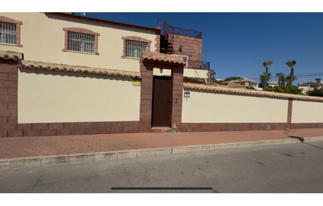 Resale - Villa - Torrevieja - Costa Blanca Sur
