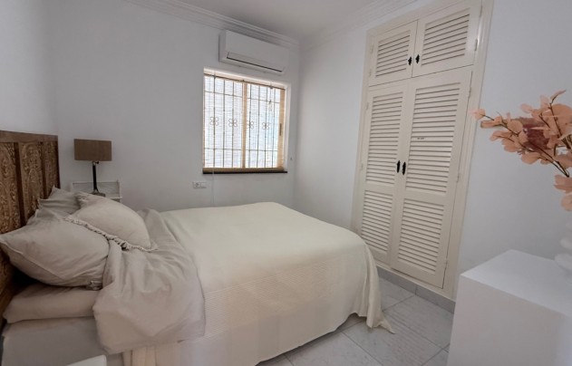 Resale - Villa - Torrevieja - Costa Blanca Sur