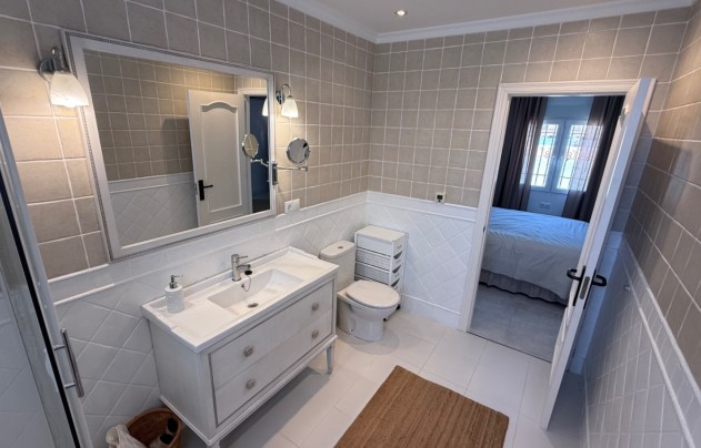 Resale - Villa - Torrevieja - Costa Blanca Sur