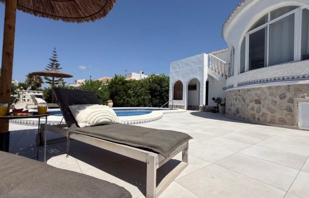 Resale - Villa - Torrevieja - Costa Blanca Sur