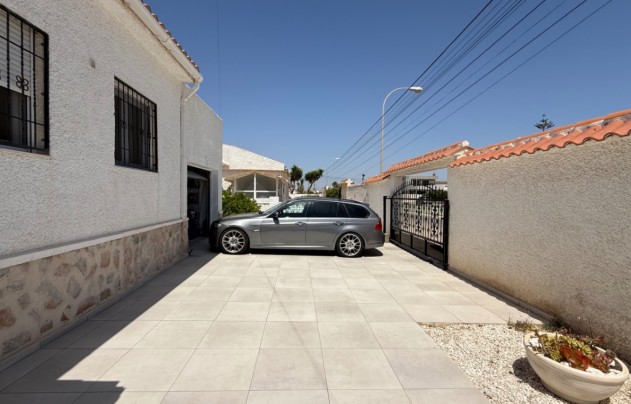 Resale - Villa - Torrevieja - Costa Blanca Sur
