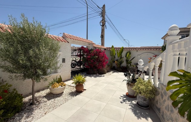Resale - Villa - Torrevieja - Costa Blanca Sur