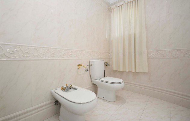 Resale - Villa - Orihuela