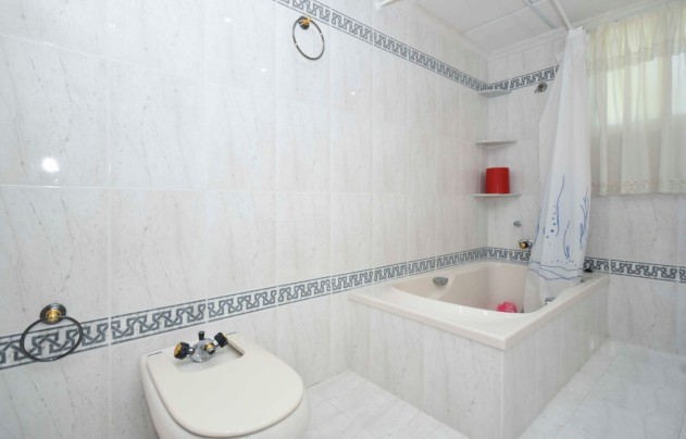 Resale - Villa - Orihuela