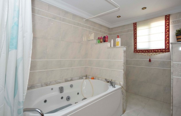 Resale - Villa - Orihuela