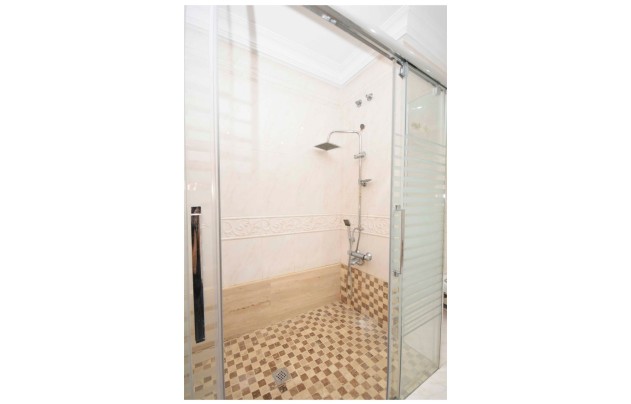 Resale - Villa - Orihuela