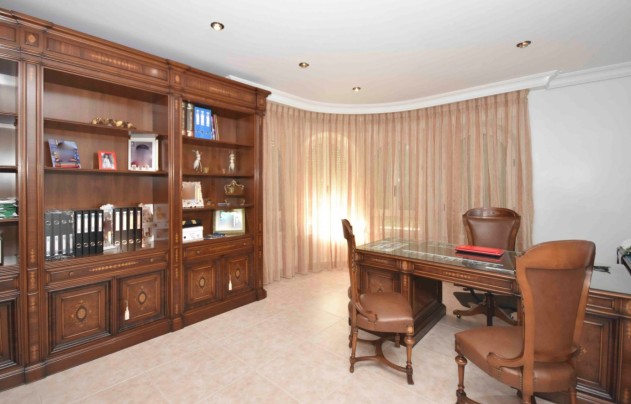 Resale - Villa - Orihuela