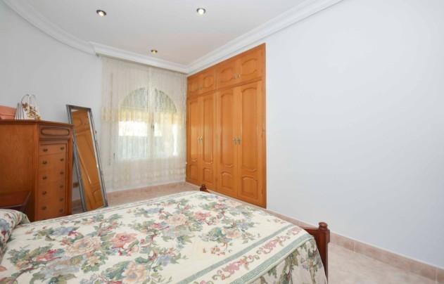 Resale - Villa - Orihuela