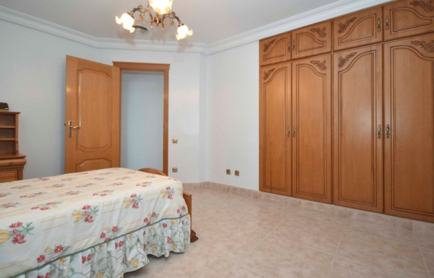 Resale - Villa - Orihuela