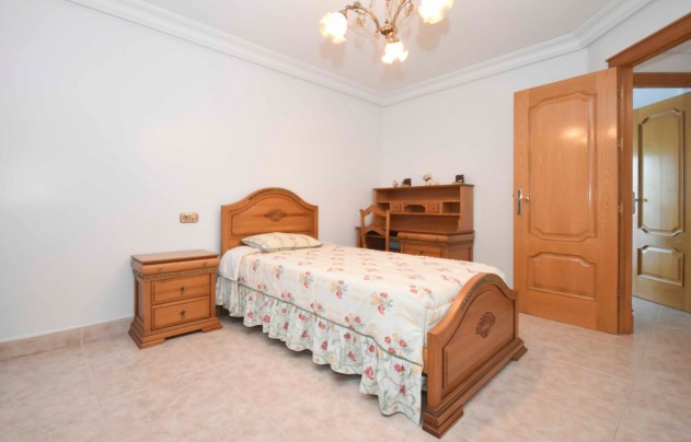 Resale - Villa - Orihuela