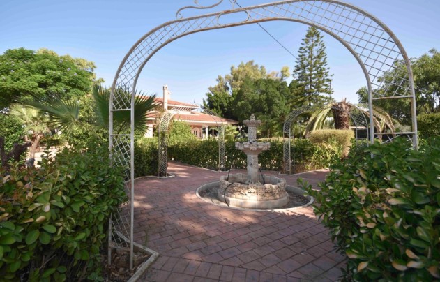 Resale - Villa - Orihuela