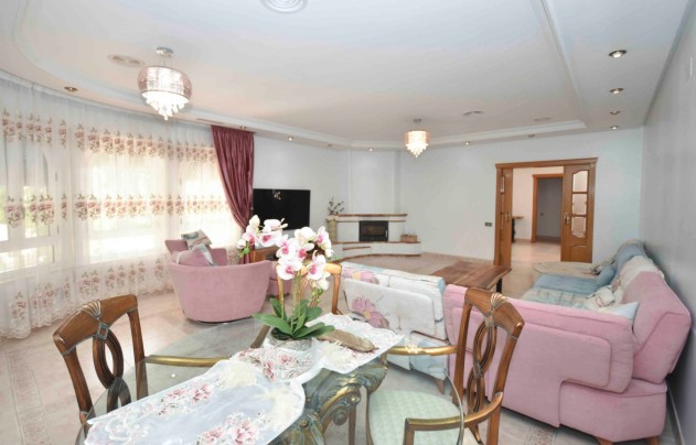 Resale - Villa - Orihuela