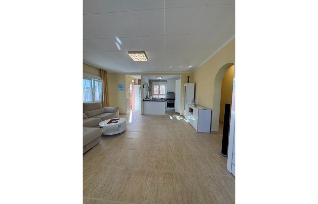 Resale - Villa - Mil Palmeras