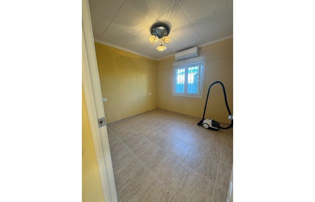 Resale - Villa - Mil Palmeras