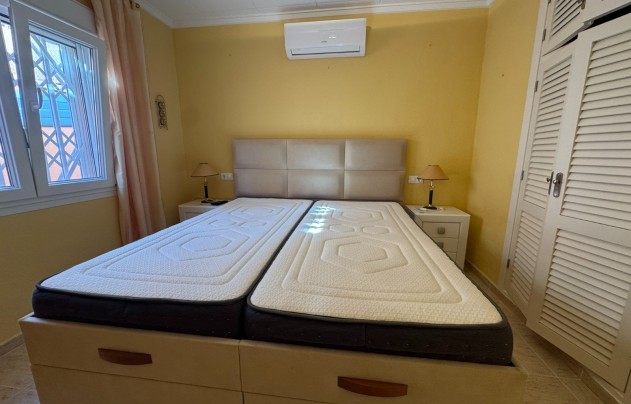 Resale - Villa - Mil Palmeras