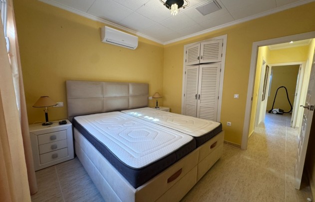 Resale - Villa - Mil Palmeras