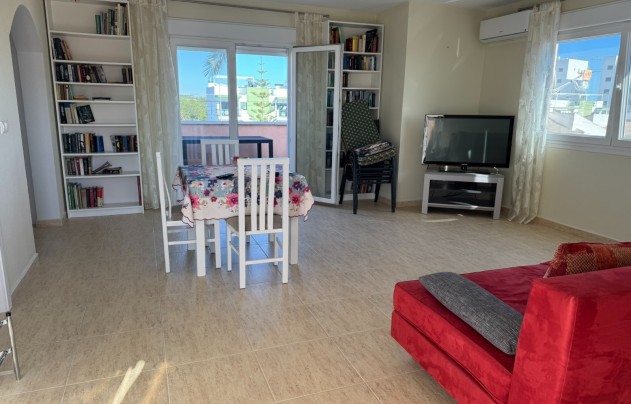 Resale - Villa - Mil Palmeras