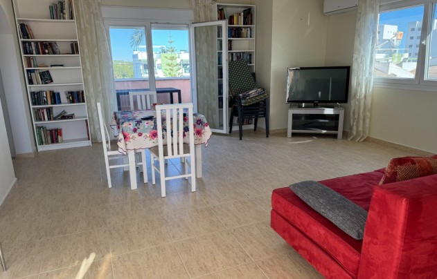 Resale - Villa - Mil Palmeras