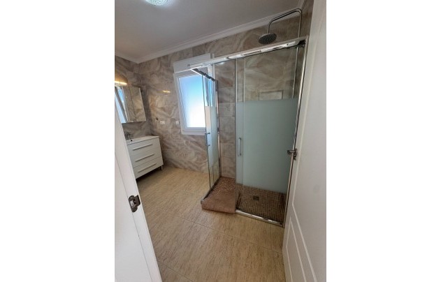 Resale - Villa - Mil Palmeras