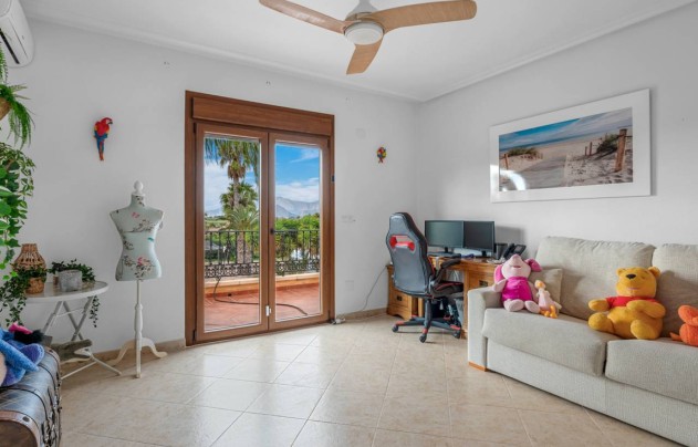 Resale - Villa - Orihuela