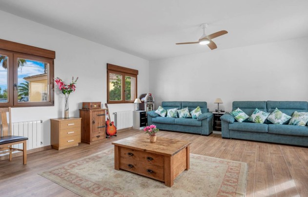 Resale - Villa - Orihuela