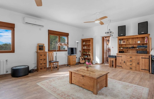 Resale - Villa - Orihuela