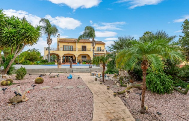 Resale - Villa - Orihuela