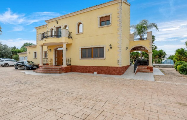 Resale - Villa - Orihuela