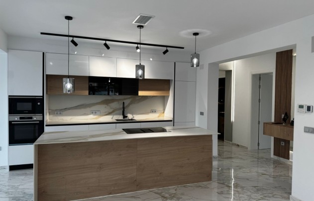 Resale - Villa - Torrevieja - Los Balcones