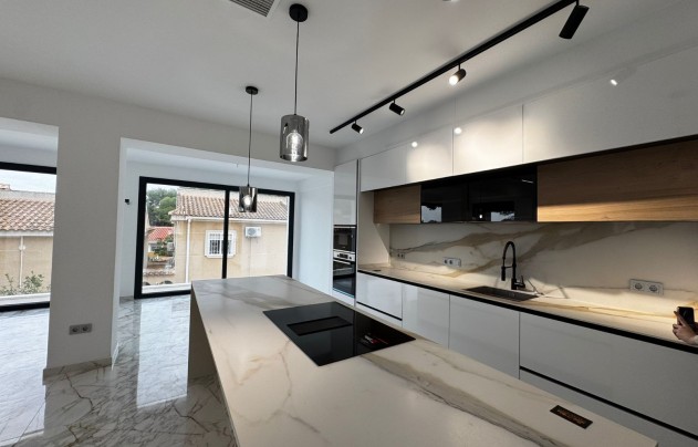 Resale - Villa - Torrevieja - Los Balcones