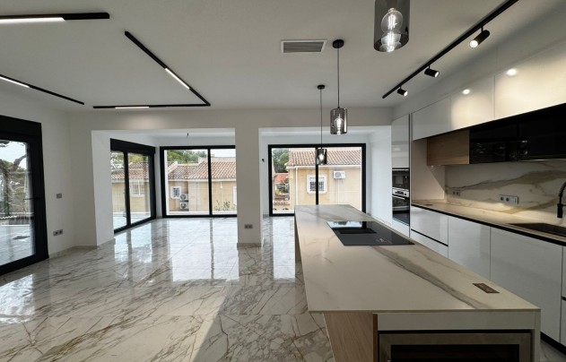 Resale - Villa - Torrevieja - Los Balcones