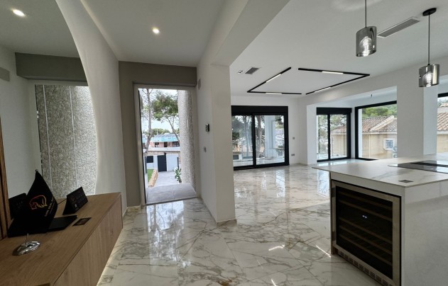 Resale - Villa - Torrevieja - Los Balcones