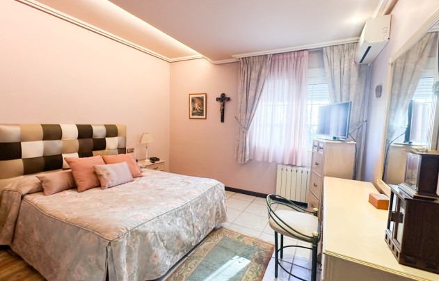 Resale - Villa - La Mata