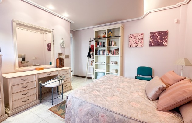 Resale - Villa - La Mata