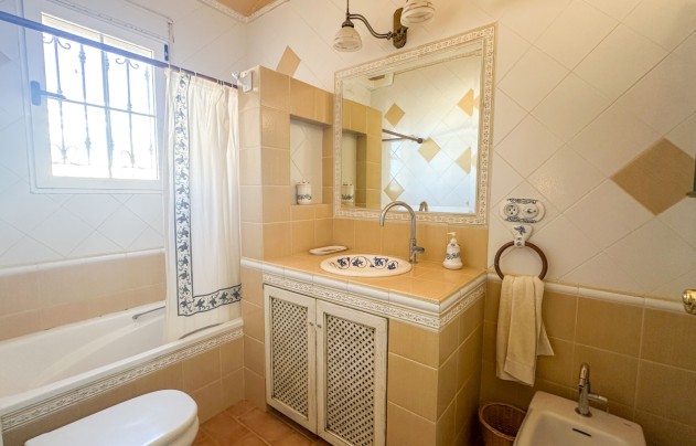 Resale - Villa - La Mata