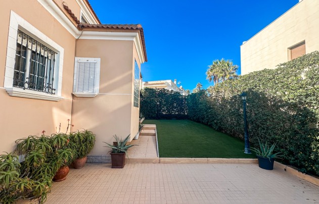 Resale - Villa - La Mata