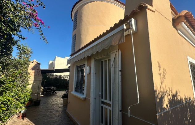 Resale - Villa - La Mata