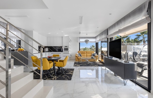 Resale - Villa - San Miguel de Salinas - Mirador De San Miguel