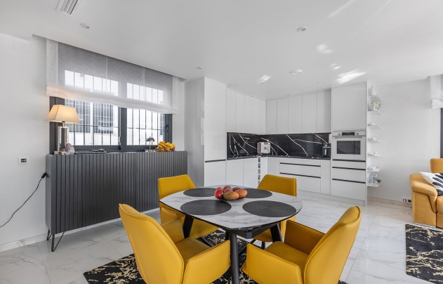 Resale - Villa - San Miguel de Salinas - Mirador De San Miguel