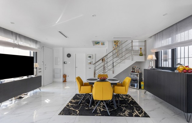 Resale - Villa - San Miguel de Salinas - Mirador De San Miguel