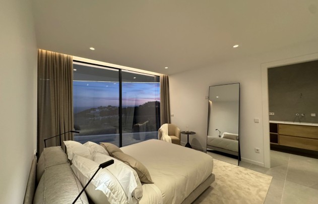 Resale - Villa - Altea