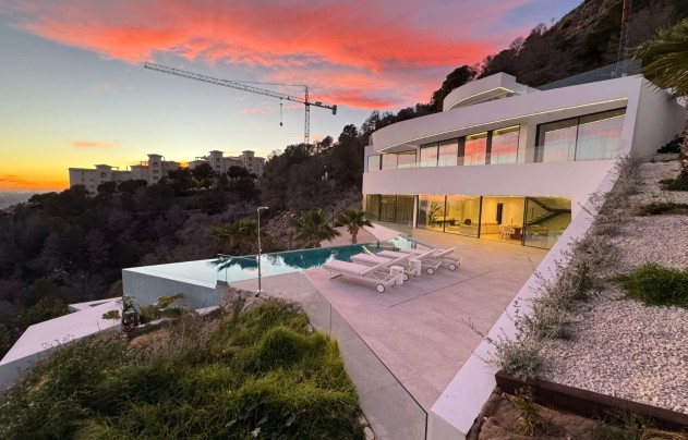 Resale - Villa - Altea