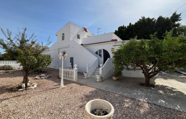 Resale - Villa - Los Alcazares
